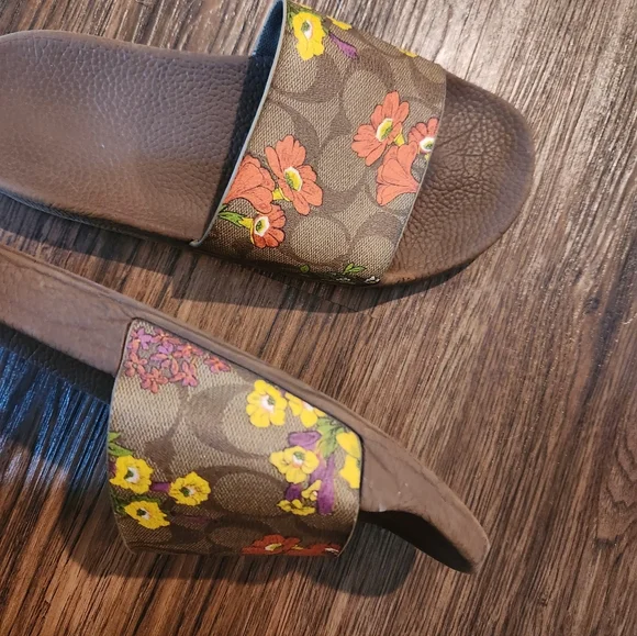 Coach Uli Slides Monogram Floral - Picture 9 of 9